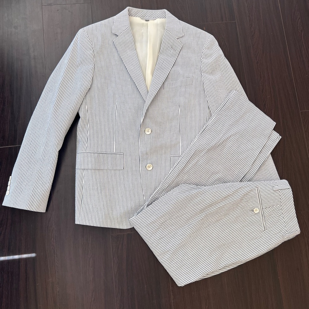 Like new! Seersucker Suit Jacket & Pants - 38S/29
